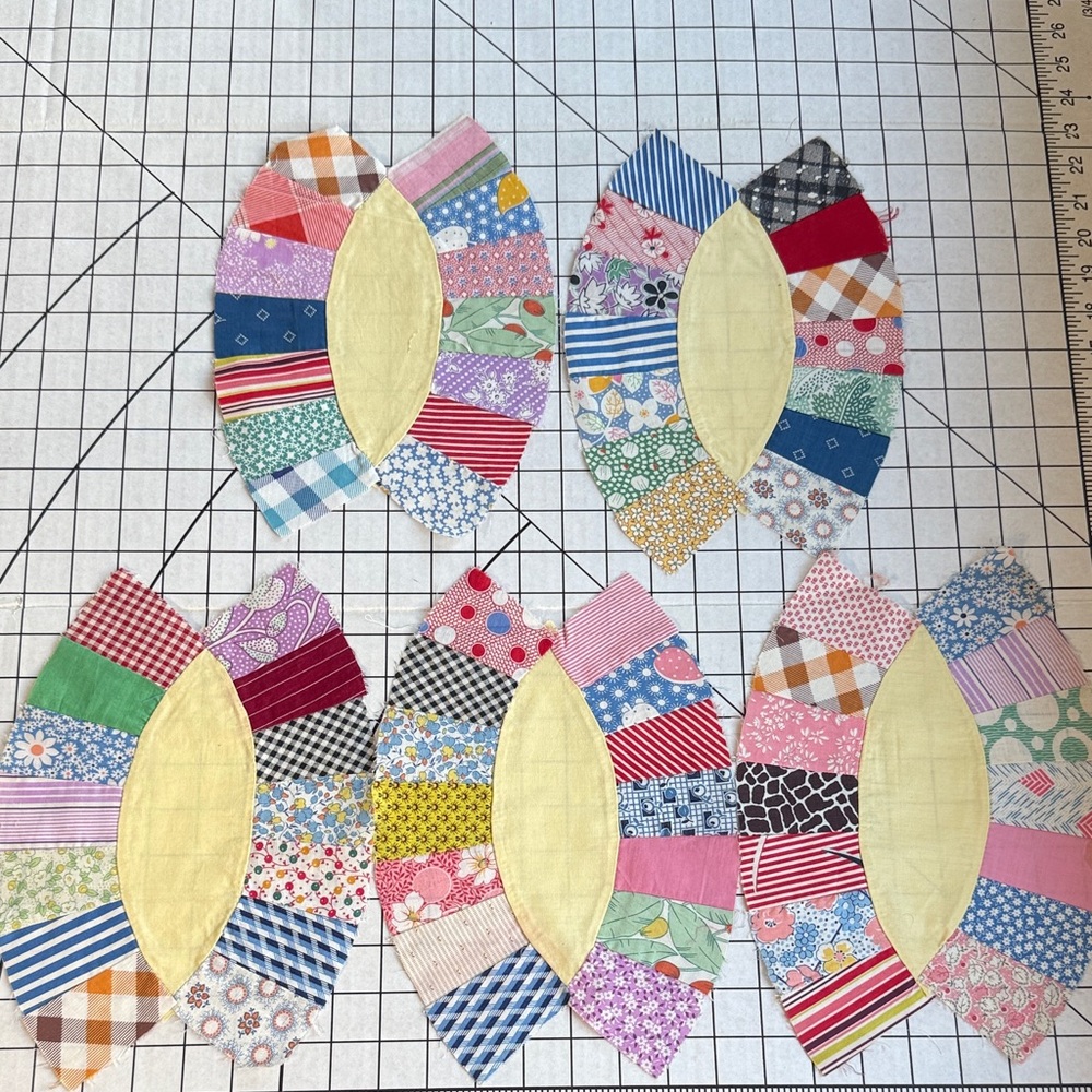 Vintage 1930s Double Wedding Ring Quilt Blocks – Set of 5 Hand-Pieced Patchwork